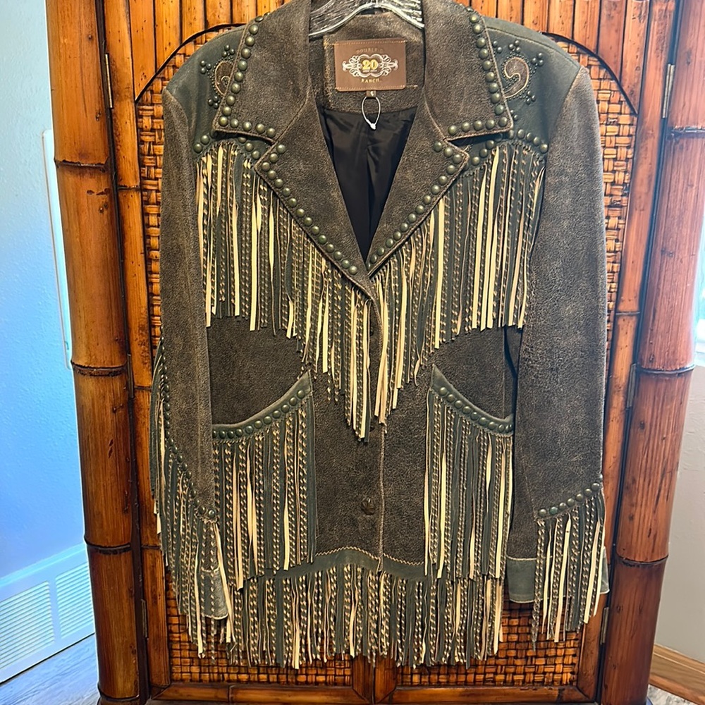 Beautiful Double D Ranch Leather Fringe Jacket